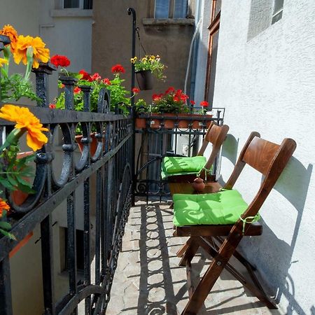 Time Traveling Apartment Sofia City Esterno foto