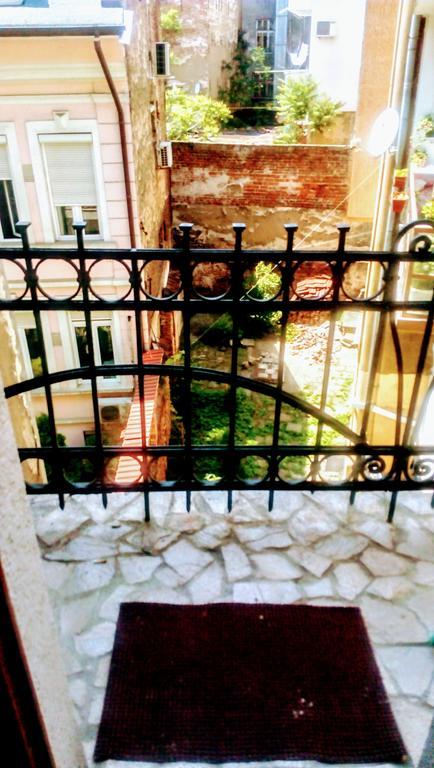 Time Traveling Apartment Sofia City Esterno foto