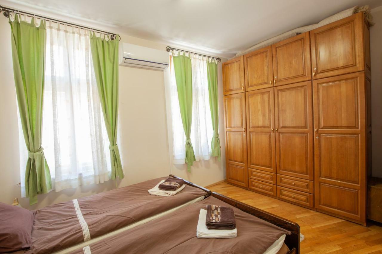 Time Traveling Apartment Sofia City Esterno foto