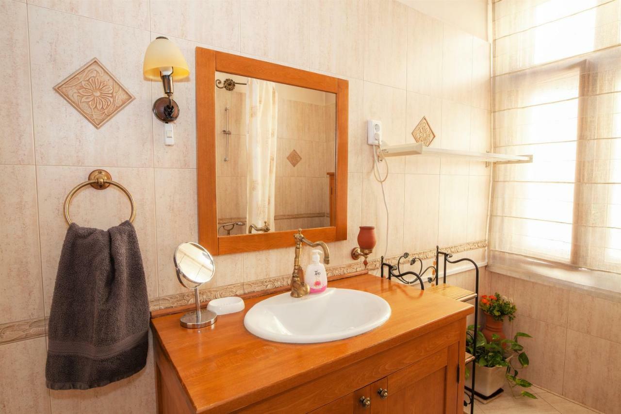 Time Traveling Apartment Sofia City Esterno foto