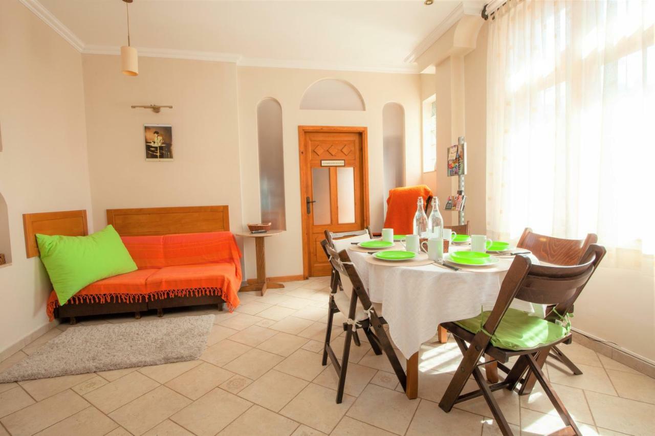 Time Traveling Apartment Sofia City Esterno foto